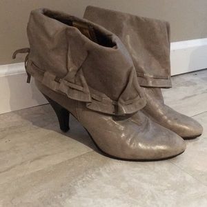 Grey bootie